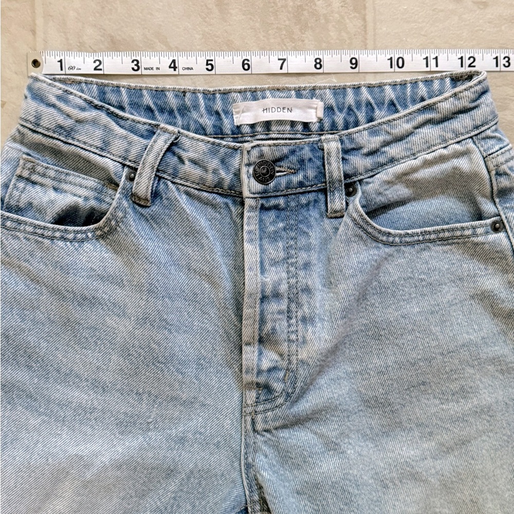 Hidden Straightleg MomJeans - Picture 8 of 9